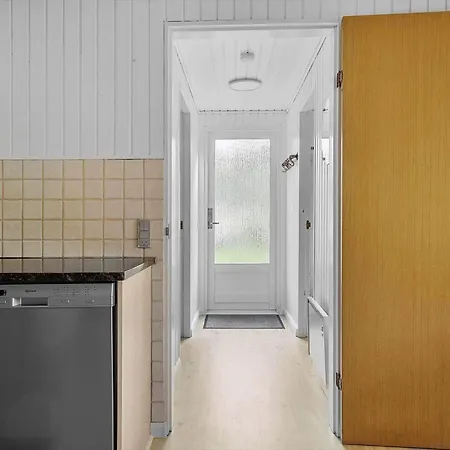 1421-aakirkeby-poseregardsvejen-4 別荘 Vester Sømarken
