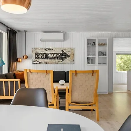 1421-aakirkeby-poseregardsvejen-4 * Vester Somarken